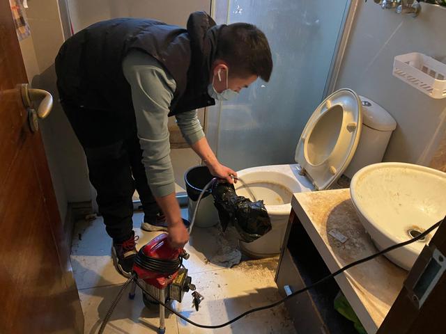 黑水马桶疏通-疏通下水道